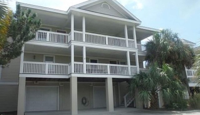 476 Tarpon - Ocean Front - Full Time Beach
