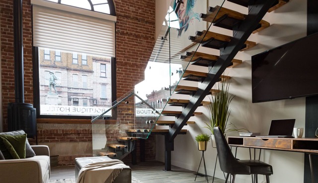 48 King West Boutique Hotel