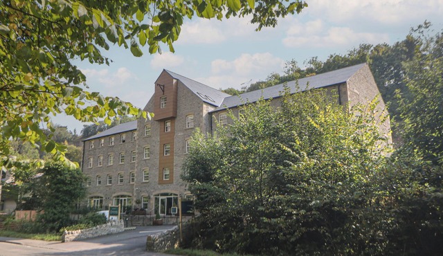 48 ROCK MILL, pet friendly, luxury holiday cottage in Calver