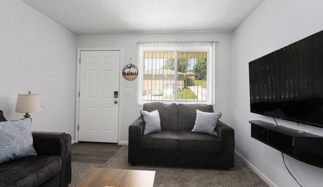 4867 2BR apt/15 minutes from airport/Downtown
