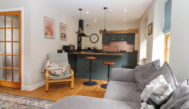 49 CASTLEGATE, pet friendly, character holiday cottage in Jedburgh