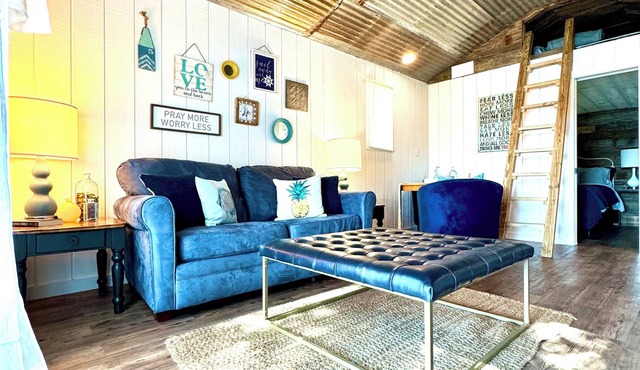 #49 Cozy Lake Front Cabin w/AC, WiFi & Breathtaking Views! Marina w/Free Fishing