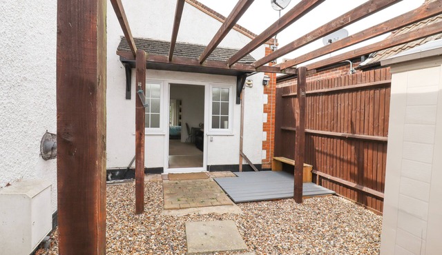 493 LITTLE WAKERING ROAD, with a garden in Little Wakering