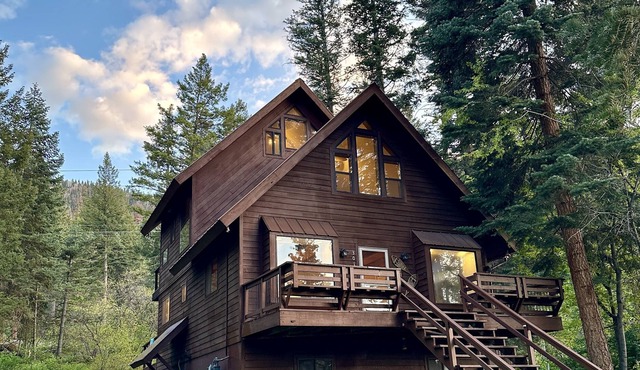 4B/2.5BA Cabin in Ouray- 5 mins to pool!