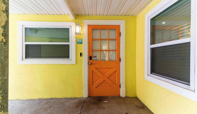 4B- Newly Renovated 2/1 at Coastal Cottages