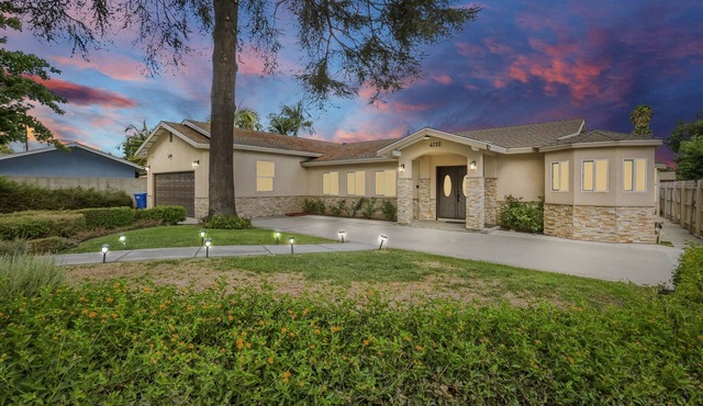 4B4BCharming Designer House 24HSelf CheckIn Free P