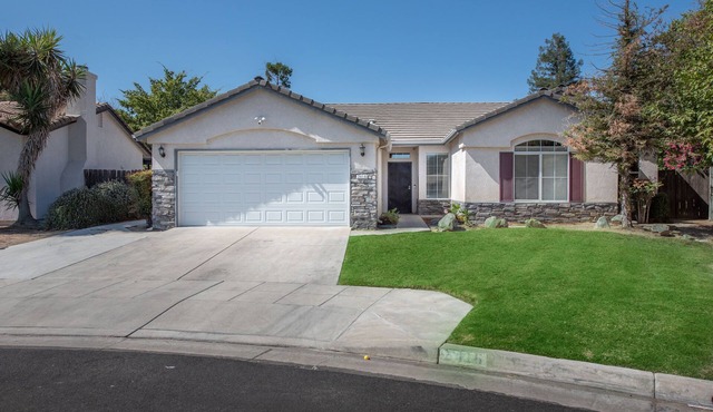 4bd 2 ba Home with Pool Near Airport and Hwys