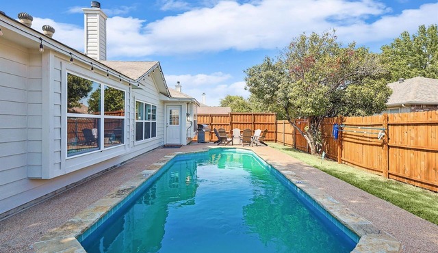 4BD,2BA Saginaw Sanctuary - Pool, Firepit, Laundry