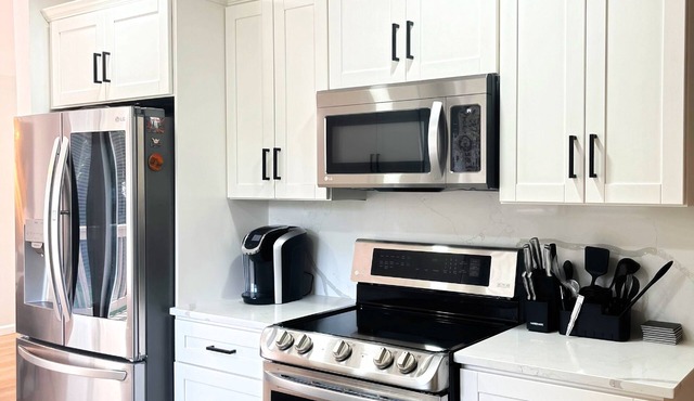 4bd/2bh Entire home Updated. Near Beaumont hospital and shopping