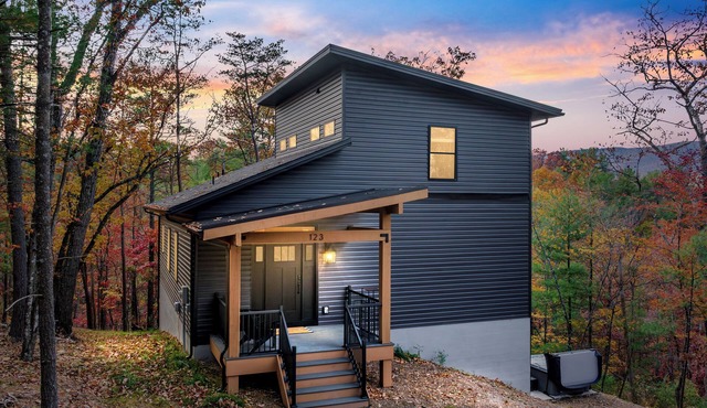 4BD Brand New - Modern & Spacious, Pet Friendly, Hot Tub, Mt View Retreat