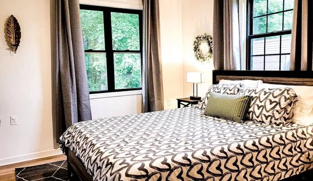 4bd- Cozy Home Central to Climbing/Hiking/Dining with Fiber and Laundry