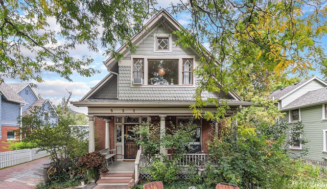 4Bd Creekside Retreat w/hot tub in the heart of Boulder – Walk to Pearl Street!