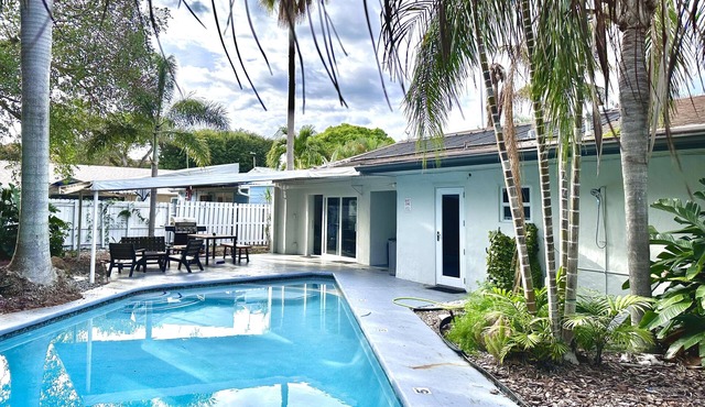 4BD Family Paradise Retreat - Heated Pool/Arcades/Pool Table