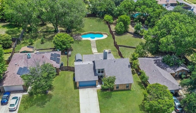 4bd home near airport w/pool