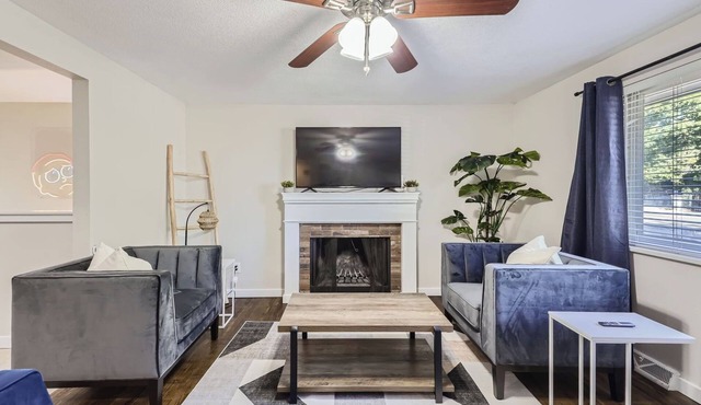 4BD - Hot Tub, BBQ, Games - 10 Mins to Olde Town