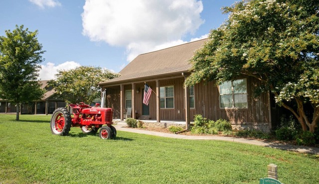 4BD House Farm Stay on Lake and Duck River