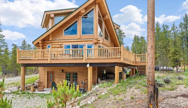 4BD Log Home in Twin Lakes, Amazing Views, Pets OK