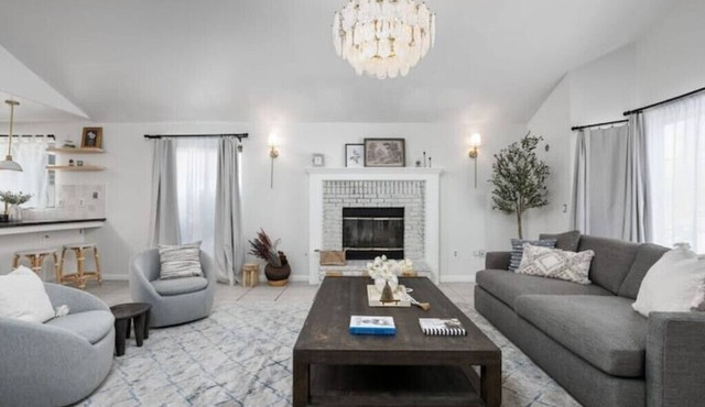 4bd Luxury Country Escape w POOLn