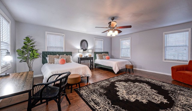 4bd Modern Victoria: 20 mins to Pittsburgh Airport
