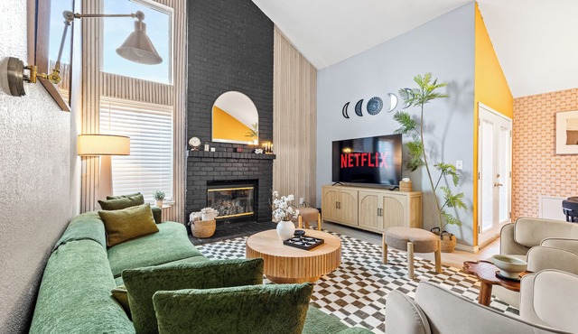 4BD Pool Jacuzzi + Arcade Air Hockey - Napa Vibe