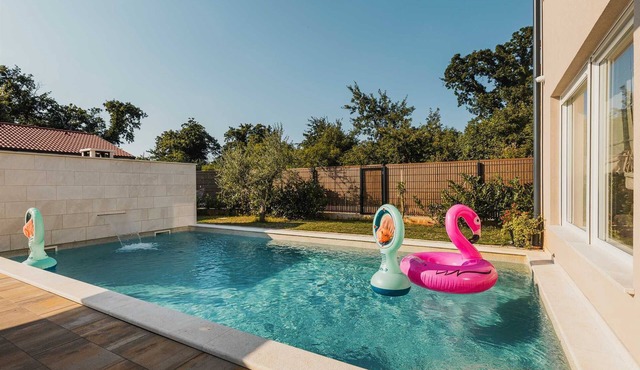 4BD villa with swimming pool and playground close to Duga uvala beach