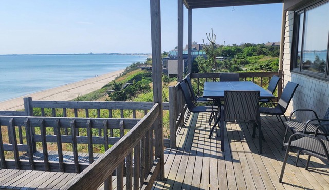 4BD Waterfront Contemporary-RIGHT ON THE BEACH, A/C, Direct Access to Private Beach, Amazing Sunset & Water Views
