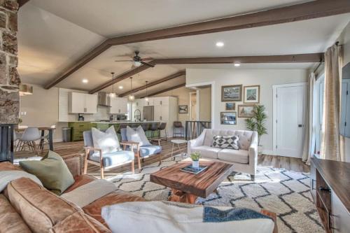 4BD With Game Lounge Hot tub Dog Friendly USAFA