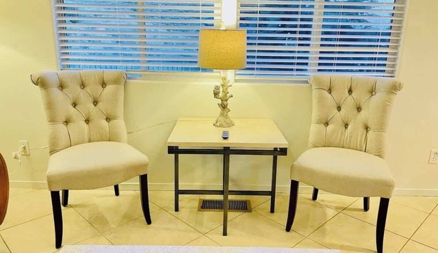 4Bdr/10beds/2.5Bath/5TV/Sleeps15
