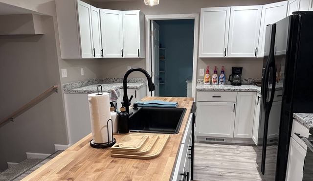 4BDR 3.5bath home near public lake