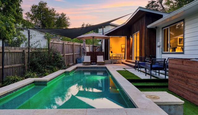 4BDR House w/Pool & Guest House in Central Austin