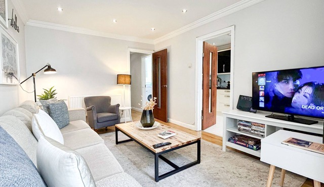 4BDR Kilburn Flat near Hampstead Heath, Abbey Road