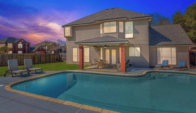 4BDR+PrivatePool+Game Room+BBQ+FirePit+Fits12