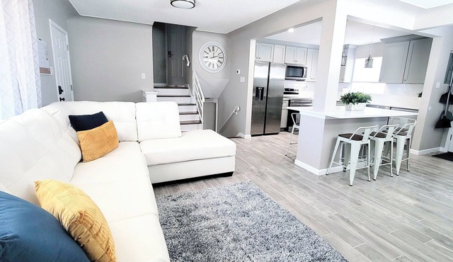 4bdrm-4 bath; Families/Corporate Stays; Pets OK!