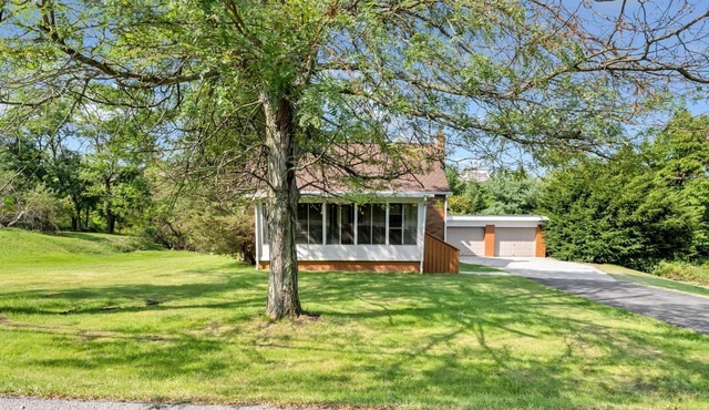 4Bed/2Bath Home, 1.5Acres, Prime Location, Private