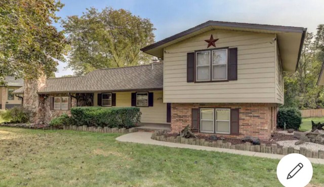 4bed/2bath retreat:Modern comfort, timeless charm. Your Ideal short-term escape.