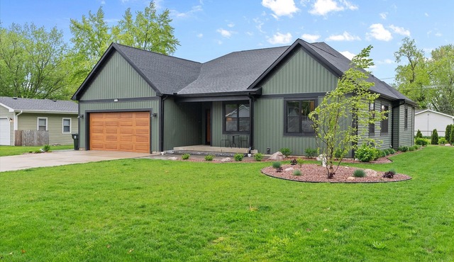 4Bed 3.5Ba Cozy New Construction! Close to Lake Geneva!