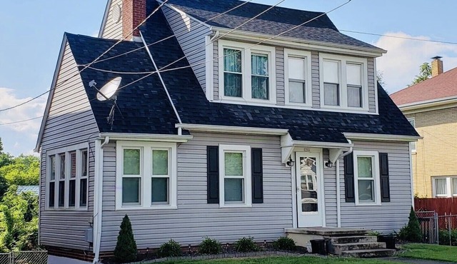 4Bed/3Bath GREYSTONE COTTAGE