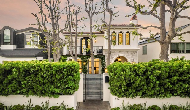 4bed/6bath Santa Barbara coastal Estate in Manhattan Beach