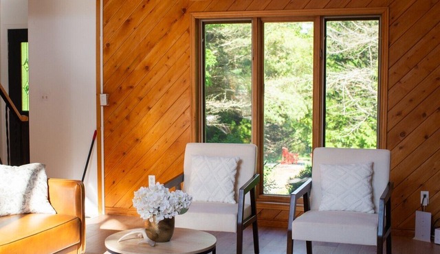 4BED + HOTUB - Private Forest Retreat by Lake & Trail