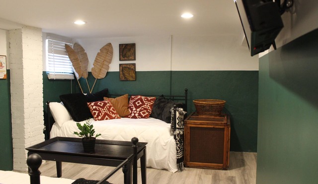4bed studio basement! 5min->downtownKC