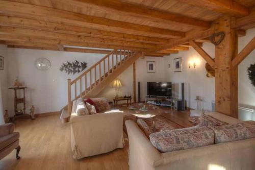 4Bed3Bath 1736 Farmhouse Barn Conversion-Hearth