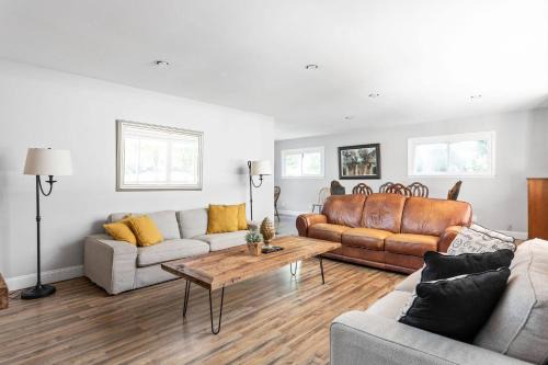 4Bedroom 2 Bath Home in Arts District-Smoky Row A Duplex