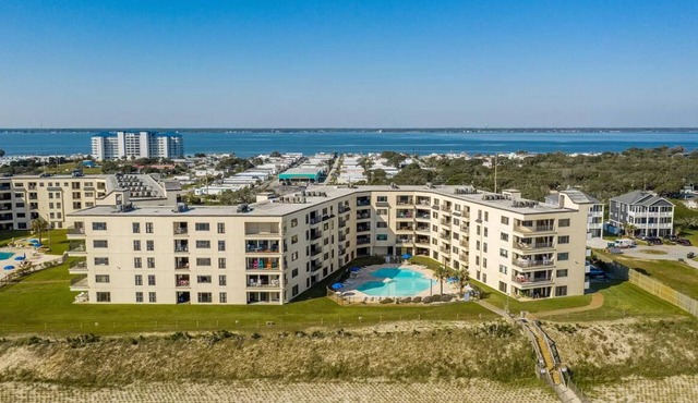 4bedroom beach front, breathtaking, spacious, updated