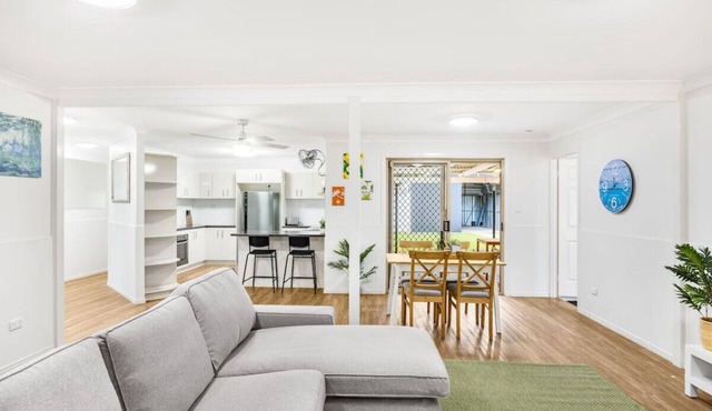 4Beds/Near water/Pool & Forest Views@Orminston