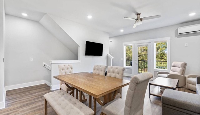4Beds + Safe & Quiet! 10toAirport & 15toDowntown!