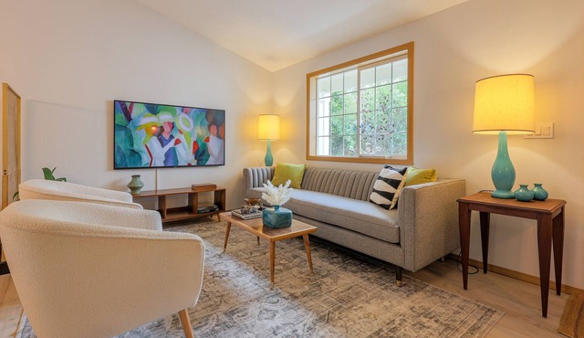 4BR/2.5BA Home, Close to Intel, Nike & Hospitals