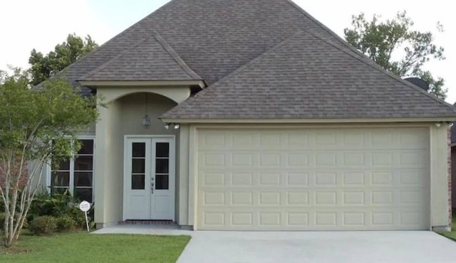 !4BR 2.5BTH!by Hospitals & LSU!NOLA easy drive!