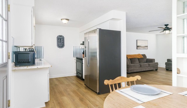 4BR 2 bath Contractor-Friendly Home Parking for Trucks