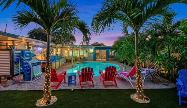 4br 2b Tropical Paradise HEATED POOL & Hot Tub 5min to the BEACH🏝