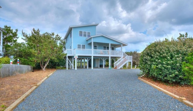 4BR/2BA Home - 2nd Row, Intracoastal & Ocean Views, Holden Beach, Sleeps 9